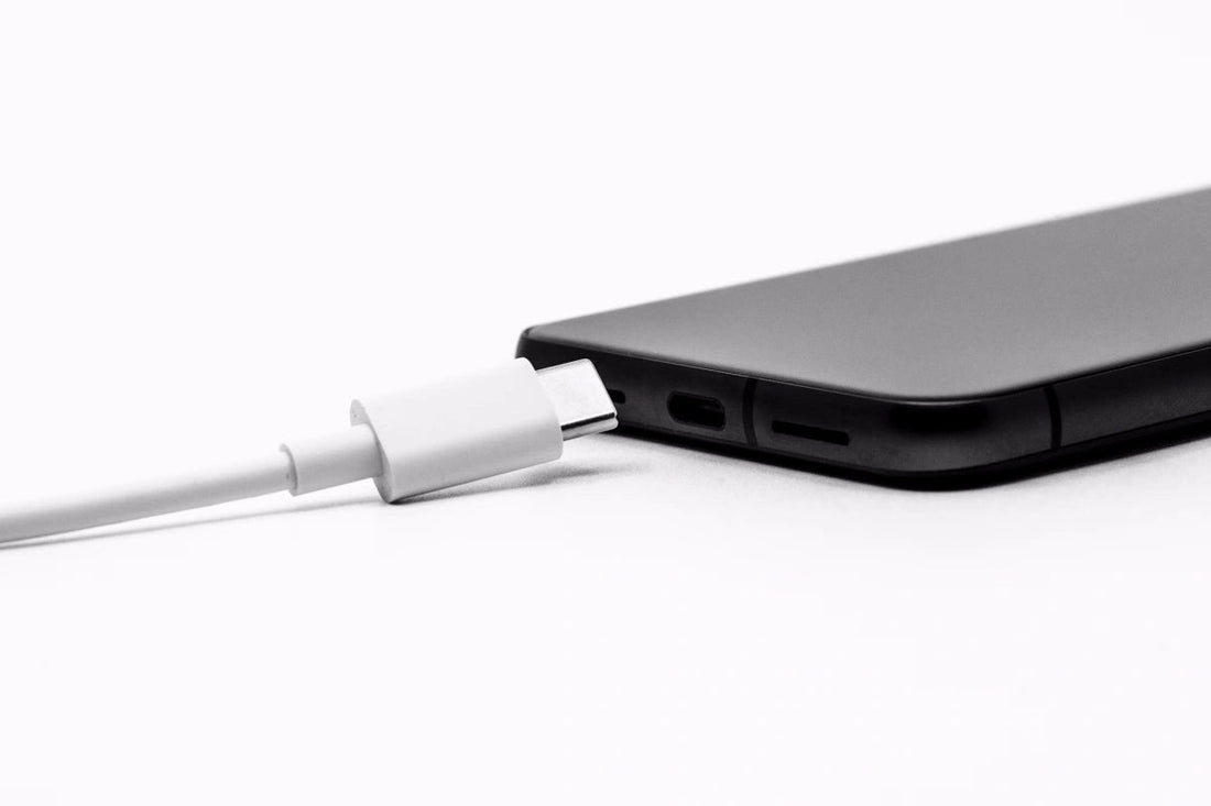 Type C vs Lightning Cable: Key Differences & Picking Tips - UGREEN EU
